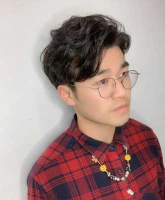 头顶尖、高额骨脸长嘴大适合什么发型,脸长嘴大适合什么发型男