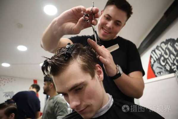 本人不知道自己做什么发型好看，直接去理发店叫理发师帮我设计一个发型可以么,怎么去理发店设计发型图片