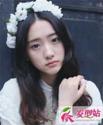中分刘海怎么卷到两侧（刘海怎么分开到两边）