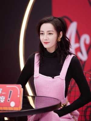 迪丽热巴头发怎么弄（迪丽热巴头发怎么弄的）
