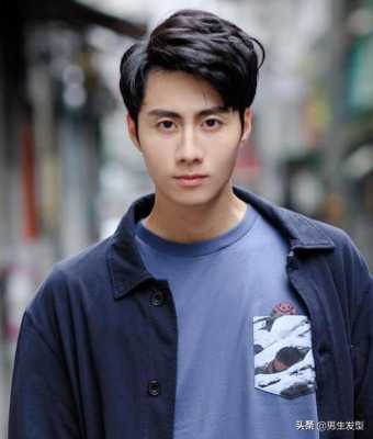 男生偏分适合什么脸型（男生偏分偏左还是右）