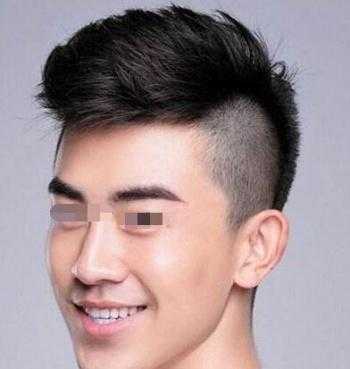 男生头发少理什么发型（男生头发少理什么发型好看）