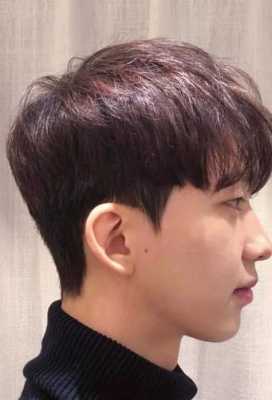 男生头发少理什么发型（男生头发少理什么发型好看）