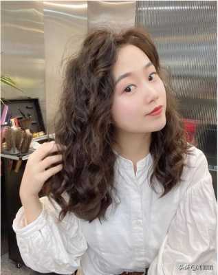 头发泡卷适合什么发型（头发泡卷适合什么发型女）