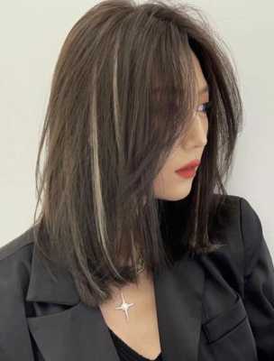 灰色挑染什么颜色好看（红色底色挑染什么好看）