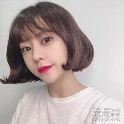 脸太小什么发型显脸大（额头小脸大适合什么发型）