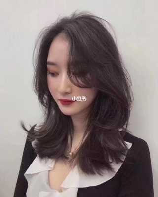 锁骨发烫什么卷好看（锁骨鱼尾烫上杠手法）