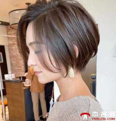 2017最流行什么发型女（2017年中年男士流行什么发型）