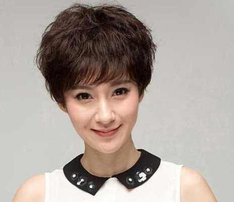 2017最流行什么发型女（2017年中年男士流行什么发型）