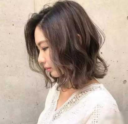烫发怎么梳理（烫发怎么梳理好看）