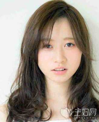 头发少适合什么发型女生（头发少适合什么发型女生图片）