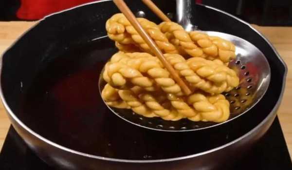 麻花怎么扎（油炸小麻花的做法）