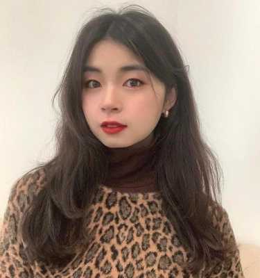 人胖脸大适合什么刘海（人胖脸大适合什么刘海发型）