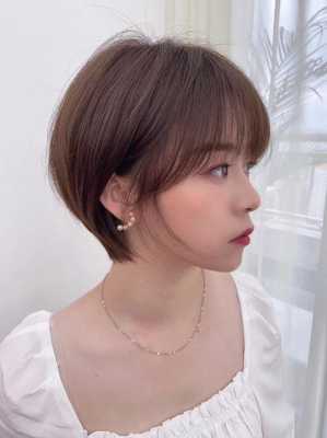 短发怎么柔顺（短发怎样洗头发变蓬松顺滑）
