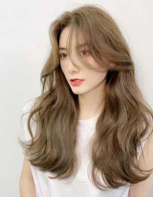 金棕色染出来什么颜色（金棕色染发效果图女）