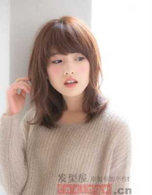 方脸学生适合什么发型（方脸学生适合什么发型女）