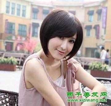 方脸学生适合什么发型（方脸学生适合什么发型女）