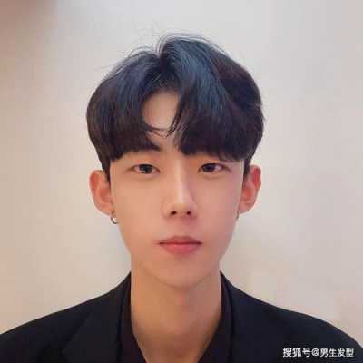 男生短发能吹什么发型（男生短发括号刘海怎么吹）