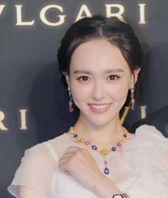 女生大脑门有什么好处（额头长怎么修饰）