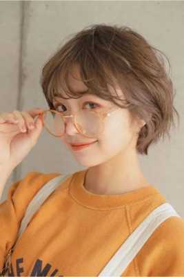 什么短发显脸小洋气（什么短发显脸小洋气女）