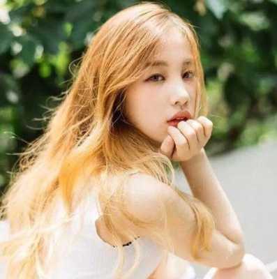 黄色头发适合什么颜色衣服,中长发穿什么衣服图片女