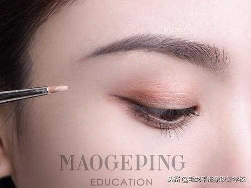 眉毛深怎么画（眉毛深画什么妆）