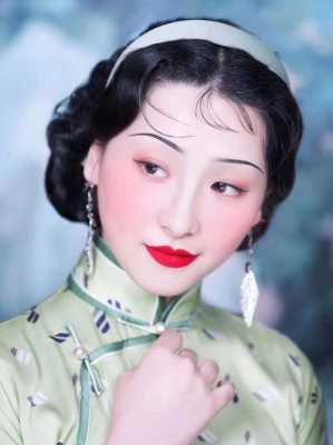 穿旗袍盘什么发型好看（穿旗袍盘什么发型好看图片）