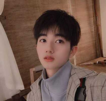 12岁到16岁的男生都适合剪什么发型,学生留什么发型好看男高中