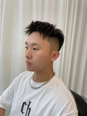男士发际线上移适合什么发型,发际线高男生适合什么发型图片