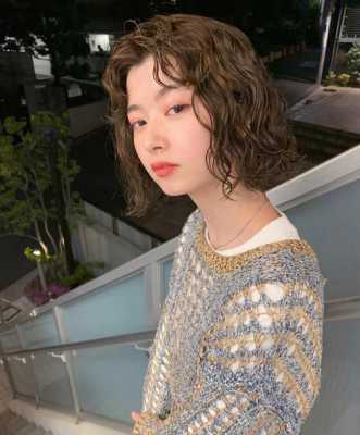 头发特别稀少的女生适合什么发型,女发量少适合什么发型图片