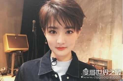 方脸适合什么发型女图（方脸什么发型最好看）