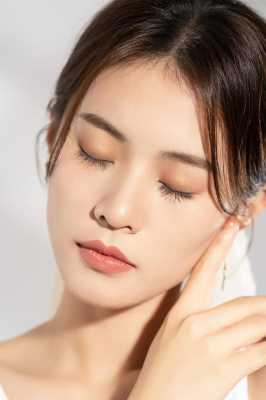 妆前液怎么用（妆前水乳的使用方法）