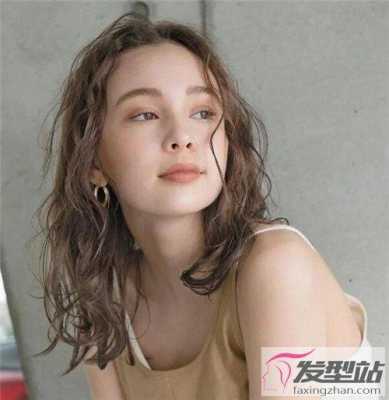 睡不醒发型怎么卷（睡不醒卷发发型）