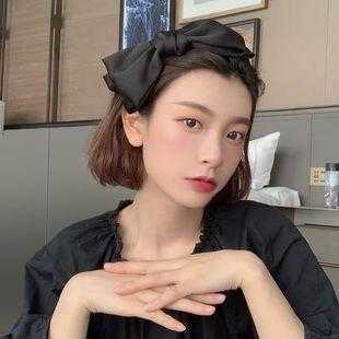 发带怎么带好看短发（发带怎么带好看短发女）
