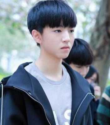 中学生什么发型好看男（男的都有什么，中学生发型男生及名称）