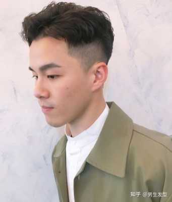 中学生什么发型好看男（男的都有什么，中学生发型男生及名称）