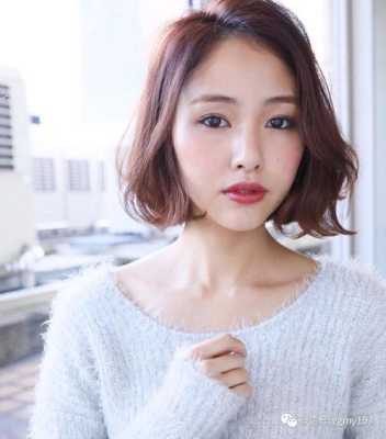 女生怎么自己剪短发（女生怎么自己剪短发男生不丑）