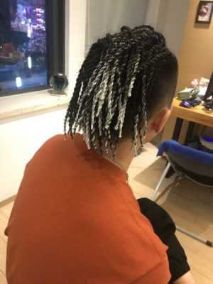 黑人脏辫怎么洗头（脏辫自己怎么编简单男）