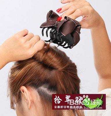 碎发怎么弄出来,理发衣服里的小碎发怎么弄