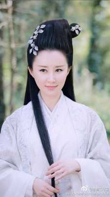 俏皮古装发型怎么梳（俏皮古装发型怎么梳好看）