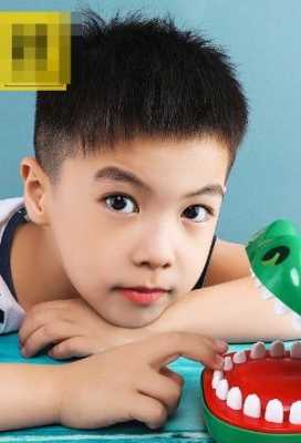 8岁小孩剪什么发型好看男,小孩剪什么头发好看图女2岁