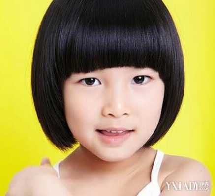 小眼睛适合什么短发型（宝宝眼睛里有根短头发怎么办）