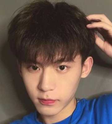 齐碎刘海男发型叫什么（齐碎刘海男发型叫什么名字）