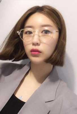 短发适合戴什么样眼镜（短发搭配什么样的眼镜）