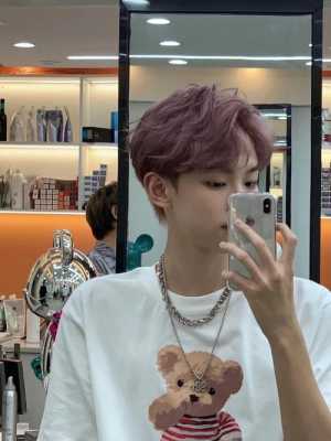 男生黄皮肤染什么颜色显白,男生染头什么颜色显白好看