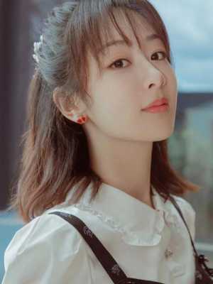杨紫新发型叫什么（杨紫新发型叫什么名字）