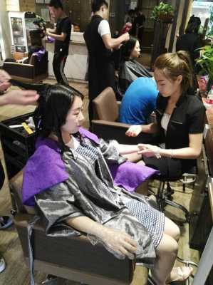 现在理发店里给头发做营养做护理都是什么护理,头发怎么在家做营养护理