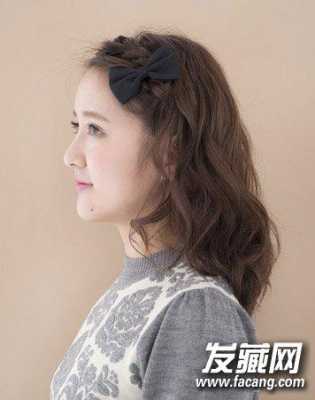 短头发怎么扎头发（短头发小波浪怎么扎头发）