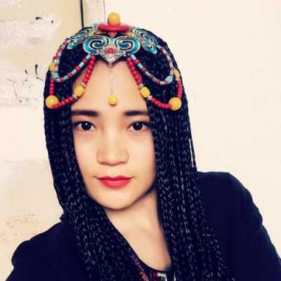 头顶一个小辫子其它地方都剃光光是什么发饰,很多小辫子叫什么发型女