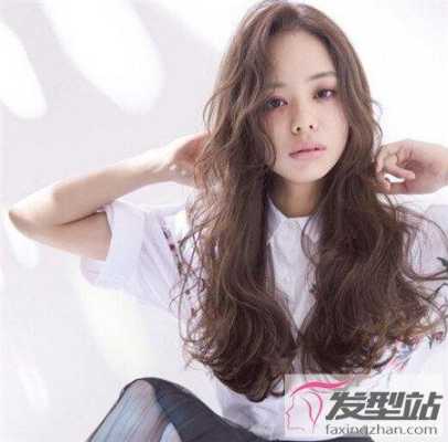长卷发适合染什么颜色（长卷发适合染什么颜色好看）